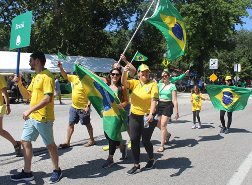 Brazilian community in Parade of Flags 2022